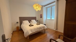 Iron/ironing board, travel crib, WiFi (free), bed sheets - Vrbo Property (Caussou)