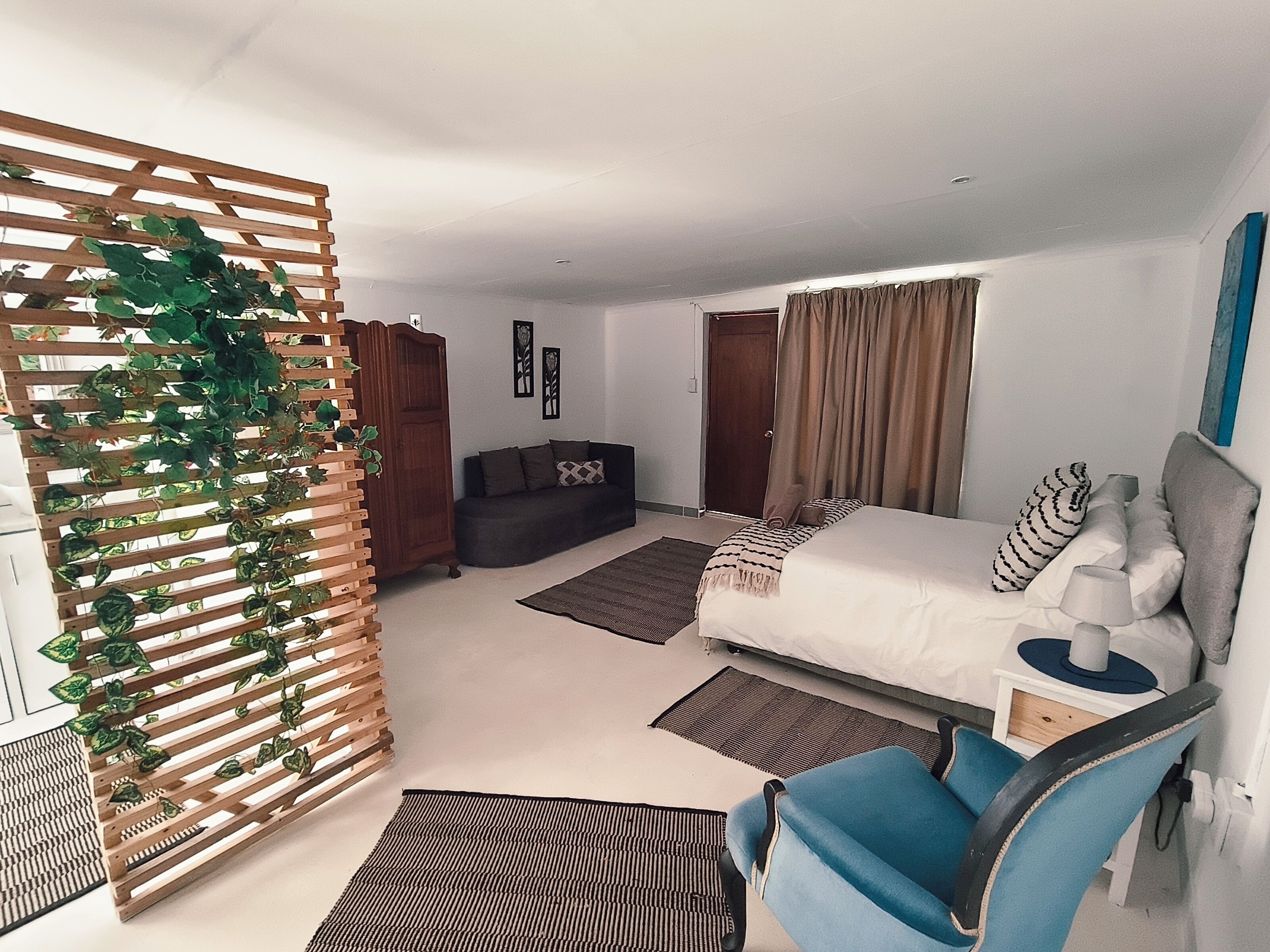 Luxury House | Iron/ironing board, WiFi (free)