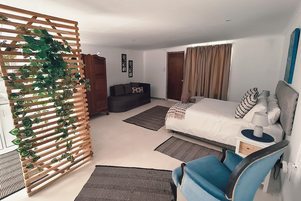 Casa de lujo | Tabla de planchar con plancha y wifi gratis