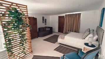 Luxury House | Iron/ironing board, WiFi (free)