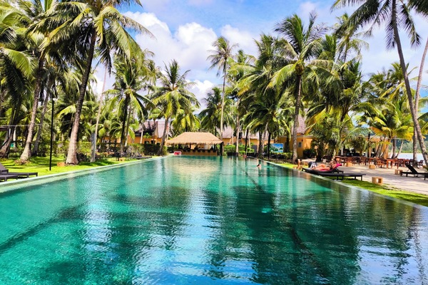 Room, 1 Bedroom, Smoking, Balcony | Pool | Outdoor pool