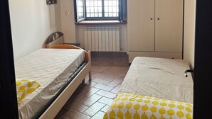 Room - Monti Sibillini House: A Stone House in the Monti Sibillini National Park (Marche)