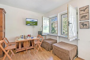 Standard Stüdyo, Mikrodalga (Gran Roc 9) | Yemek servisi