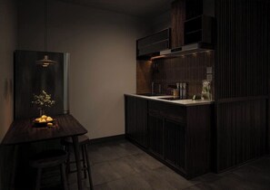 Estúdio | Cozinha privada | Geladeira, micro-ondas, cooktop, talheres/pratos/utensílios de cozinha