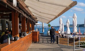 Bar (in der Unterkunft)