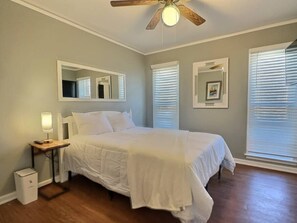 Room - Portofino; Adler  5BR/2BA/ Large BackYrd wPatio (Montgomery)