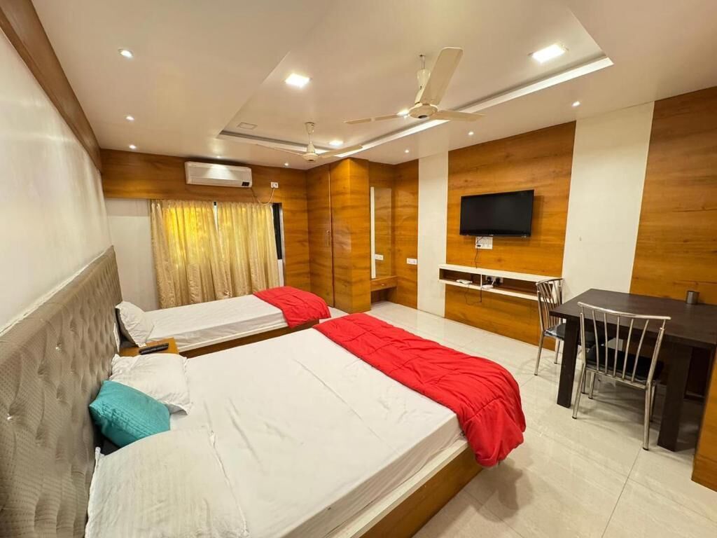 Blackout curtains, soundproofing, free WiFi
