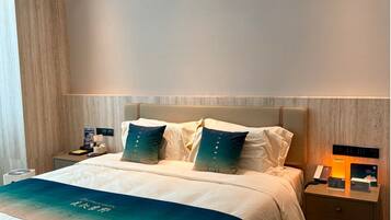 Blackout curtains, free WiFi
