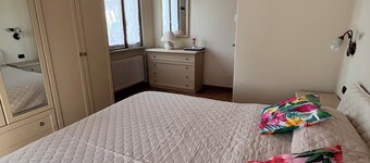 Rose Garden Nest Vacation Home: Detached house with garden, terrace, and parking