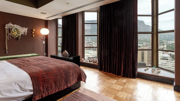 Deluxe appartement, uitzicht op de stad | Een strijkplank/strijkijzer, gratis wifi