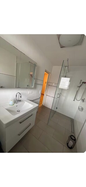 Bathroom - Vrbo Property (Weßling)