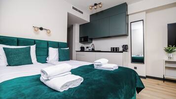 Standard Studio, Balcony | Iron/ironing board, WiFi (free)