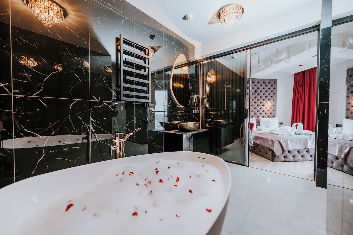 Penthouse, Balcony | Iron/ironing board, WiFi (free)