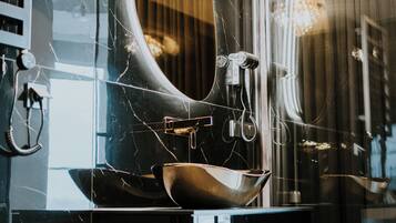 Penthouse, Balcony | Bathroom | Bathtub