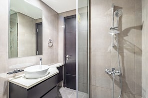 Bathroom - Modern 1BR in Merano Tower (Dubai)