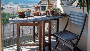 House, Balcony, City View | Outdoor dining