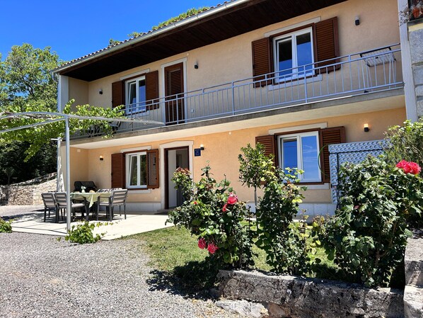 Unclassified image, 1 of 23, button - Holiday Home 'Vacation House Martin' with Sea View, Wi-Fi and Air Conditioning (Grižane-Belgrad)