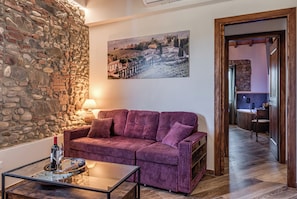 Family Apartment, 3 Bedrooms, Refrigerator & Microwave (Luxury Chianti Road - 3BR Free) | Living area - Luxury Chianti Road - 3BR Free Parking (San Casciano in Val di Pesa)