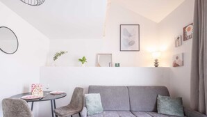 TV - Le Nid des Quais - Mezzanine Studio (La Frette-sur-Seine)