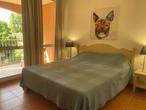 Tabla de planchar con plancha