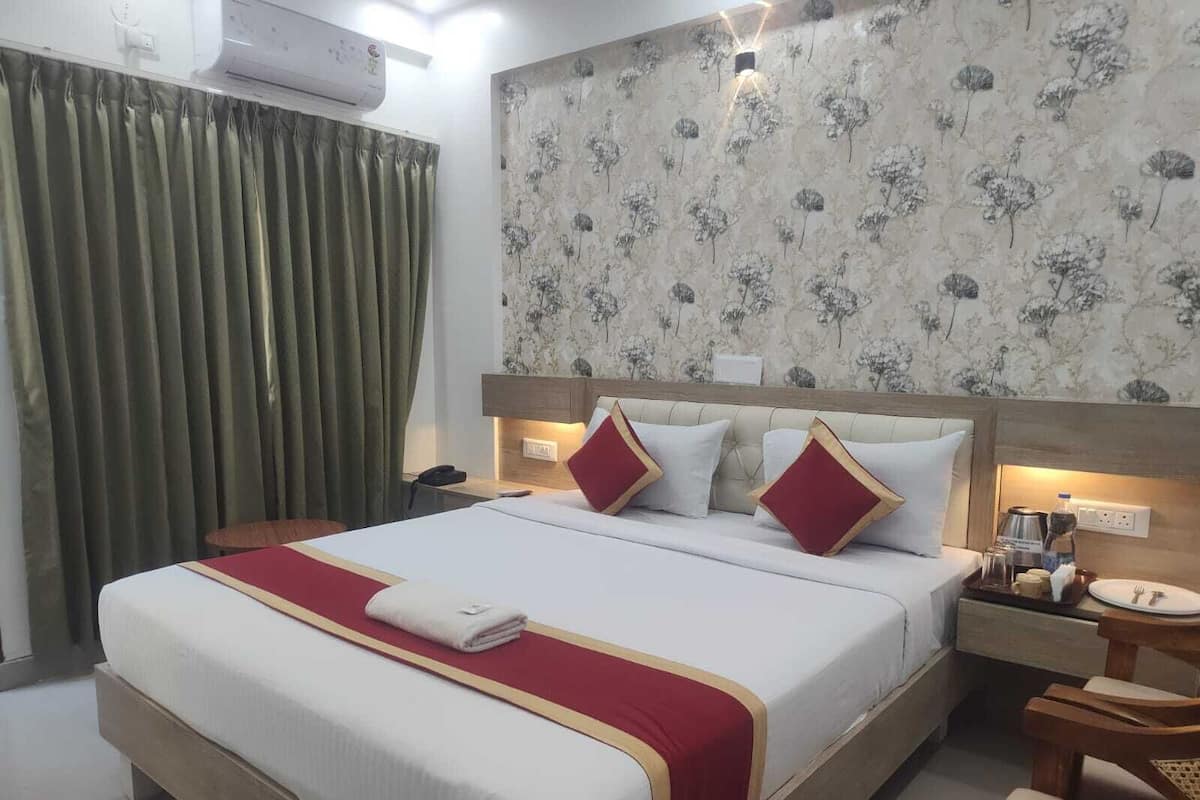 Deluxe Double Room, Balcony, City View | Desk, laptop workspace, free WiFi