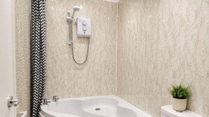 Apartment, 1 Bedroom | Bathroom - Berwick - Close to Town, Bridges and Train Station (Berwick-upon-Tweed)