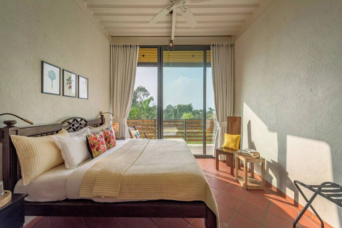 In-room safe, WiFi (free)