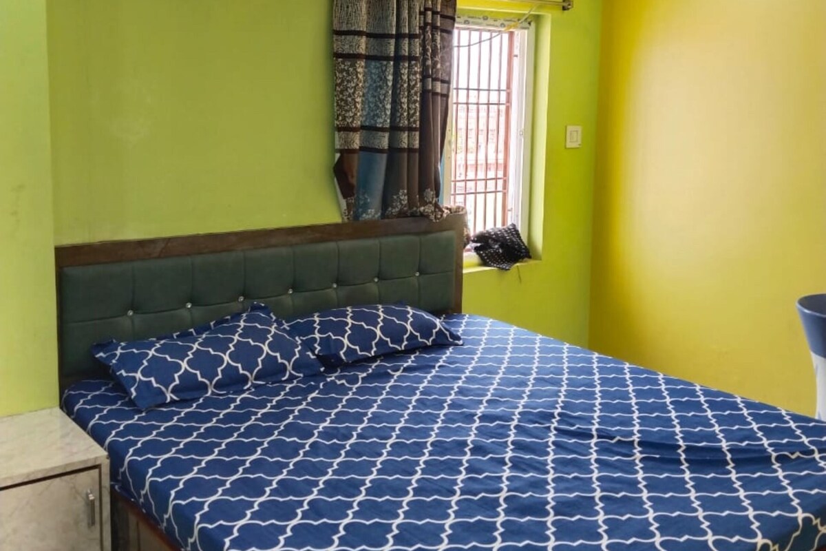 Double Room | WiFi (free), bed sheets