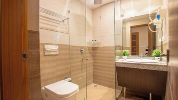 Superior Double Room | Bathroom