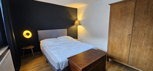 +++ LATE CHECK-OUT +++ Charming 2-bedroom Eifel cottage on 2 floors