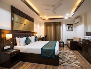 Superior Double Room | Desk, bed sheets - asar Safdarjung (New Delhi)