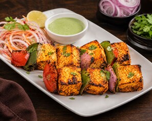 Makanan dan minuman