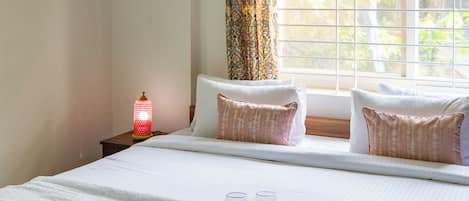 Deluxe Apartment | Iron/ironing board, WiFi (free)