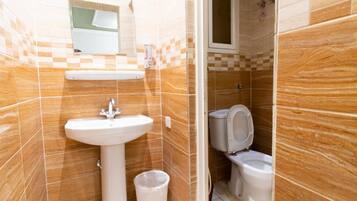 Dreibettzimmer | Badezimmer