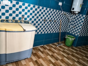 Bathroom - Chaukhamba homestay (Ukhimath)