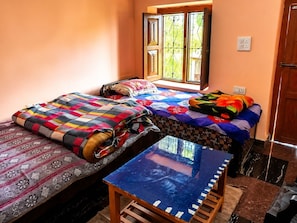 Standard Double Room - Chaukhamba homestay (Ukhimath)