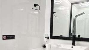 Bathroom - Alyraa sunsets  (Mathiveri)