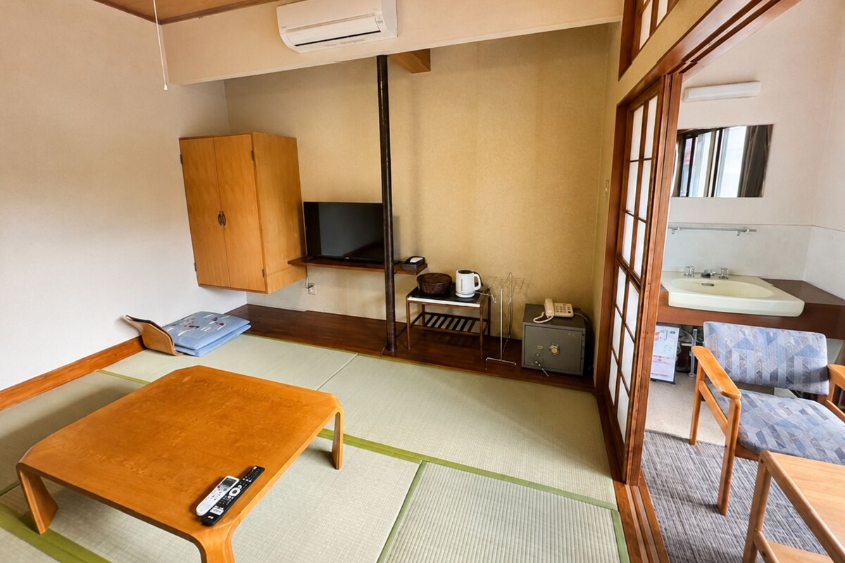 Basic-Zweibettzimmer