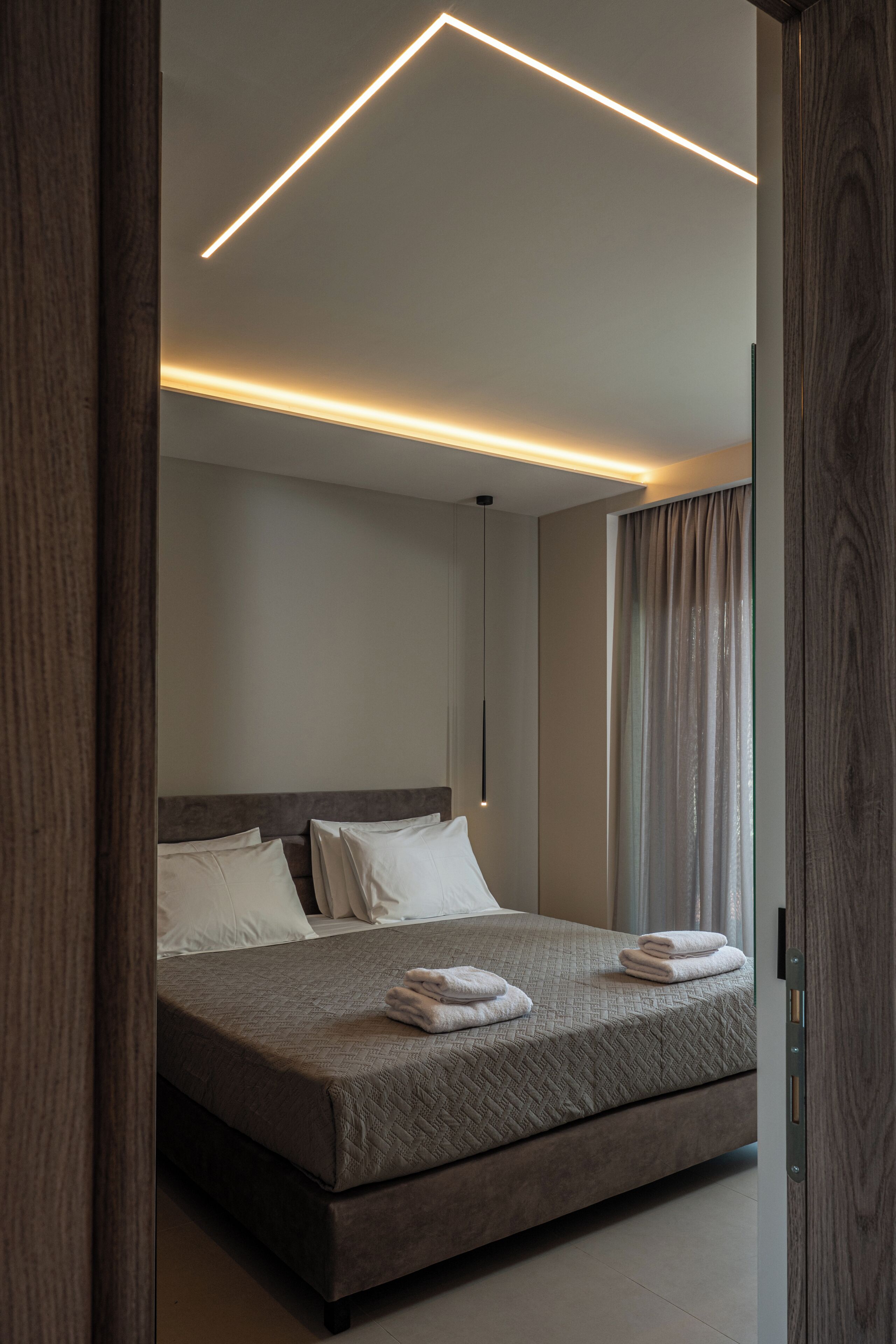 Signature Experience Double Suite | Hypo-allergenic bedding available, down comforters, memory foam beds