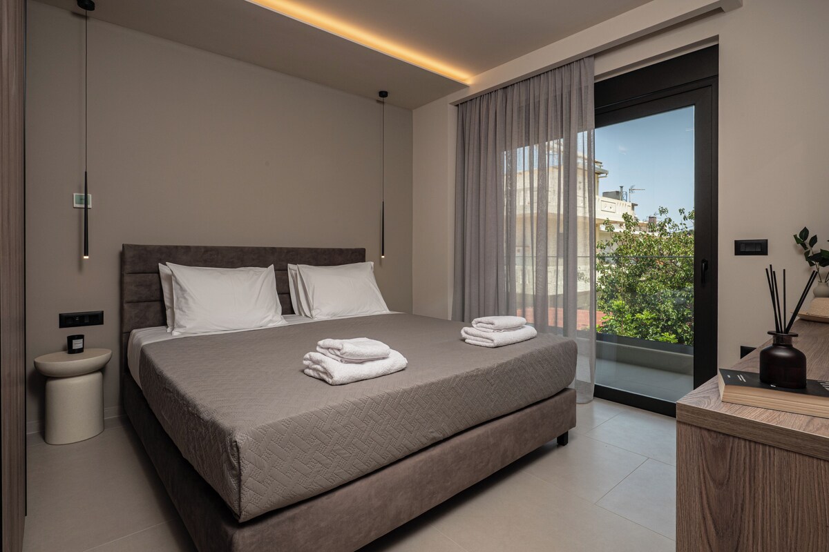 Verdunkelungsvorhänge, schallisolierte Zimmer, Bügeleisen/Bügelbrett
