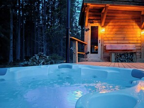 Bain à remous extérieur