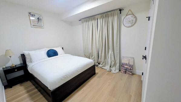 Room - Sweet Home Escape 2BR Guest Suite (Edmonton)