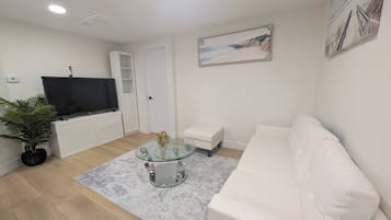 House, 2 Bedrooms | Living room