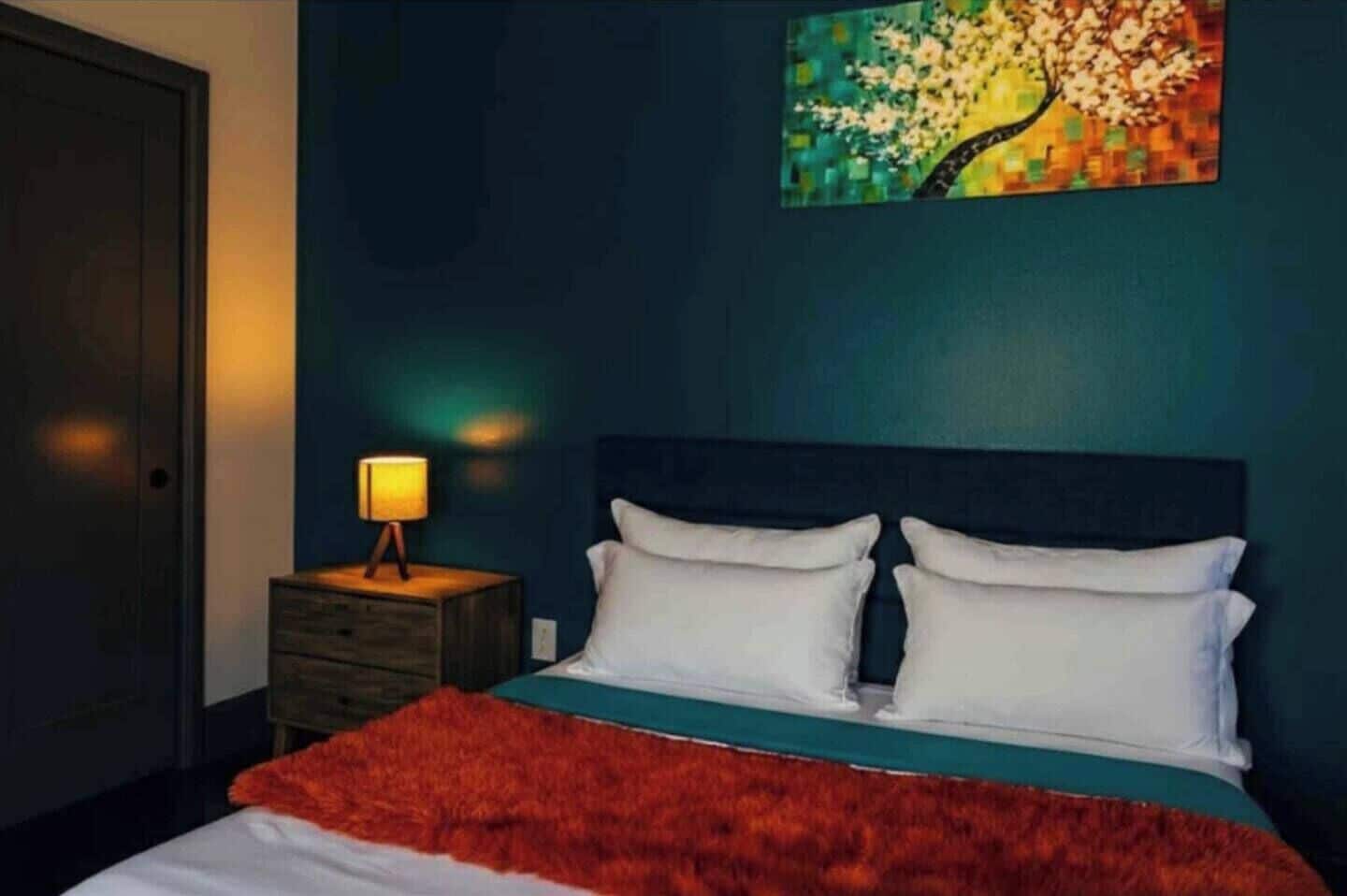 1 bedroom, desk, WiFi, bed sheets