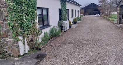 House Sleeps 11 With Parking