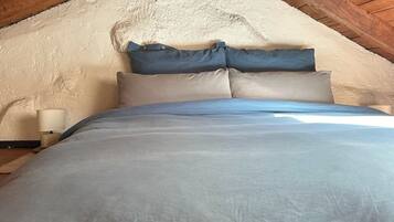 1 bedroom, bed sheets