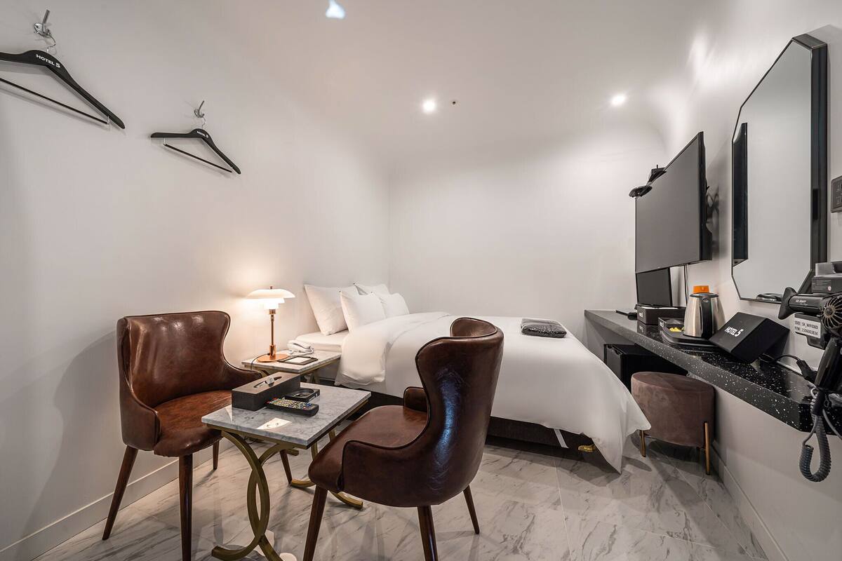 Standard Double Room | Free WiFi