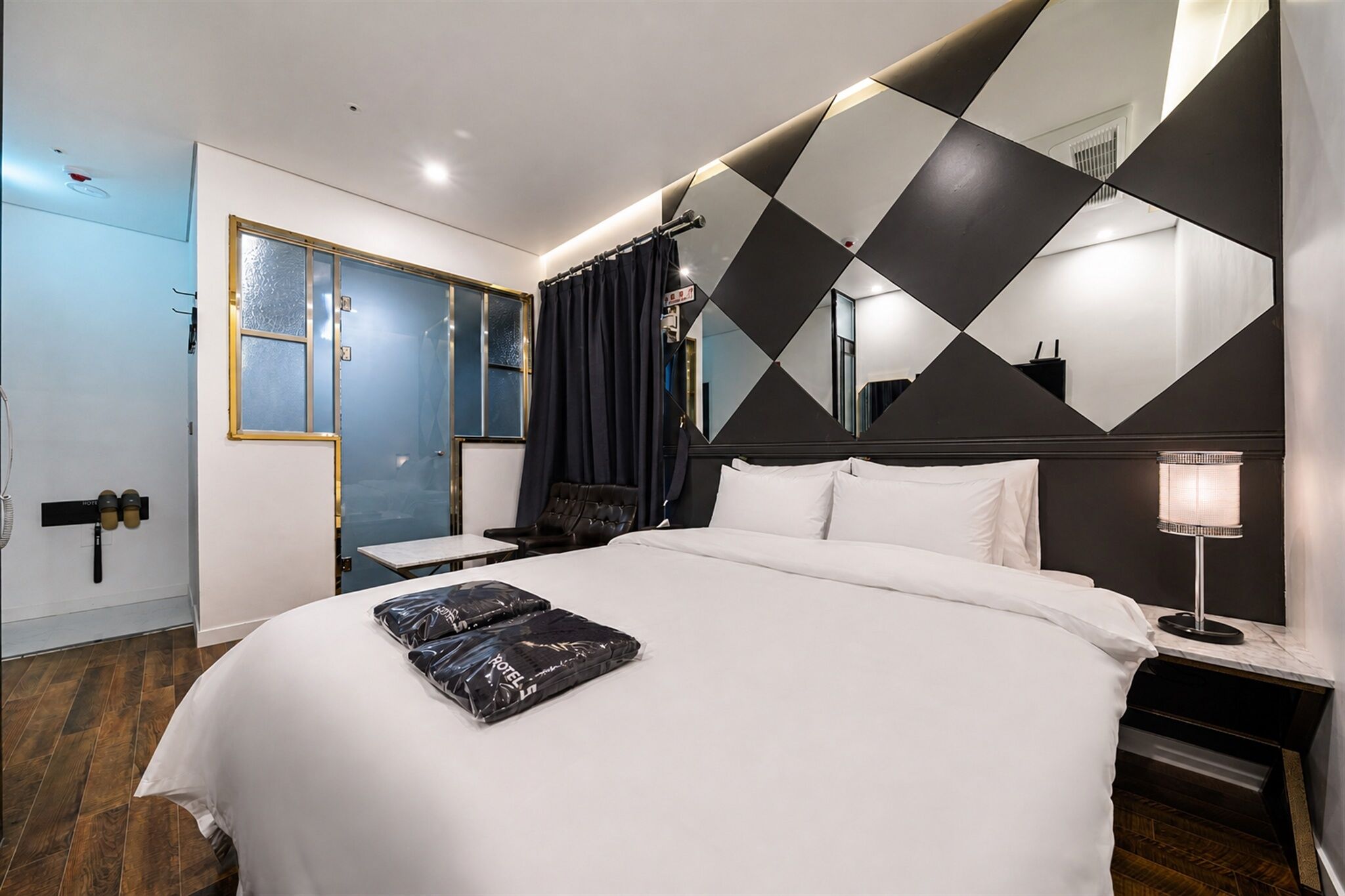 [No Parking] Deluxe Double Room