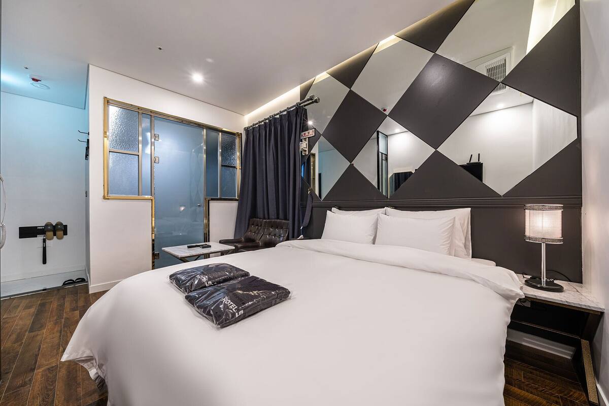 Deluxe Double Room | Free WiFi