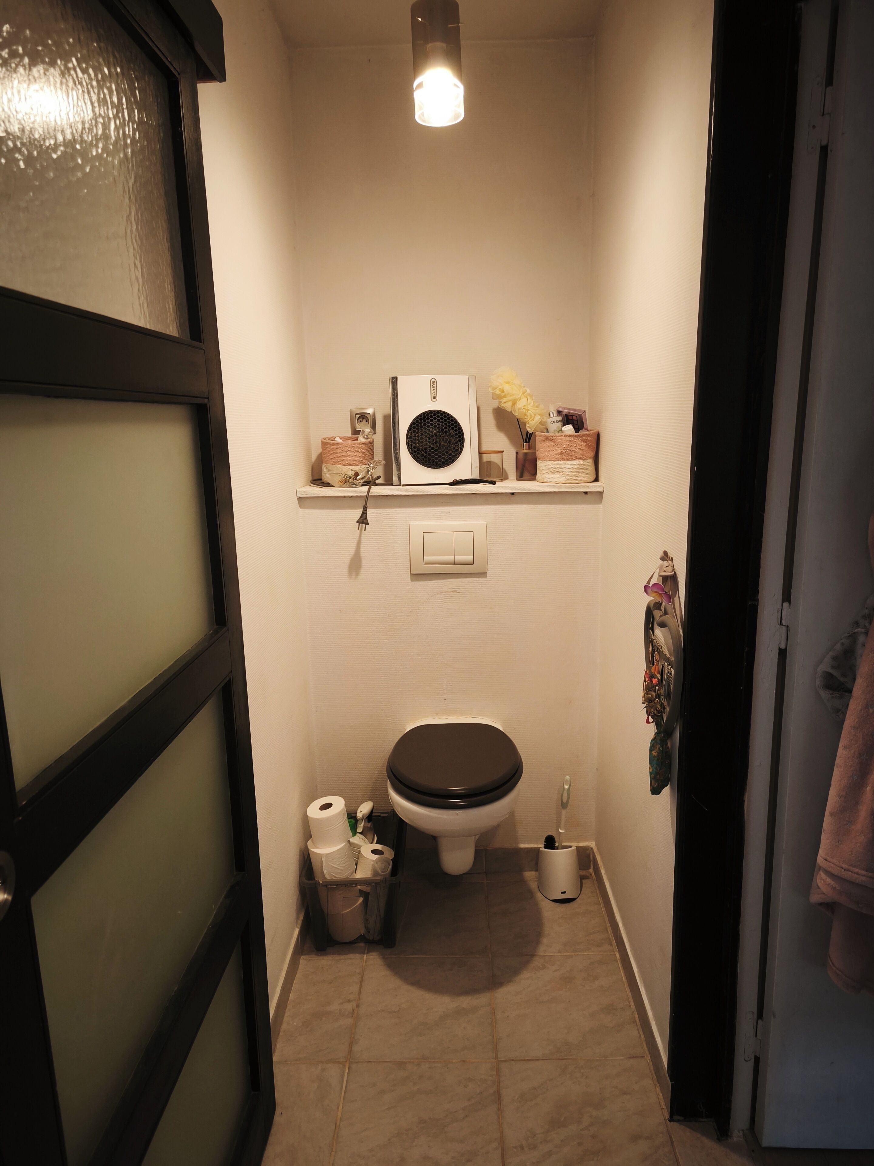 Shower, toilet paper
